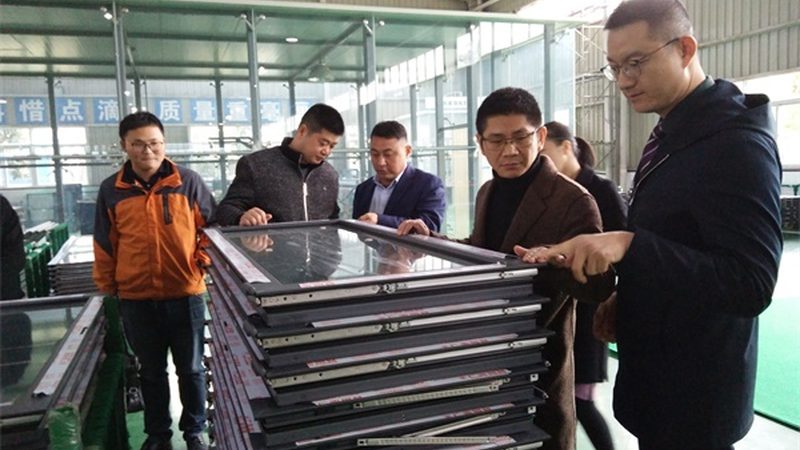 旧房换新颜：断桥铝门窗改造费用解析**